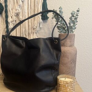 100 %  authentic 
Bottega Veneta Black Shoulder Bag